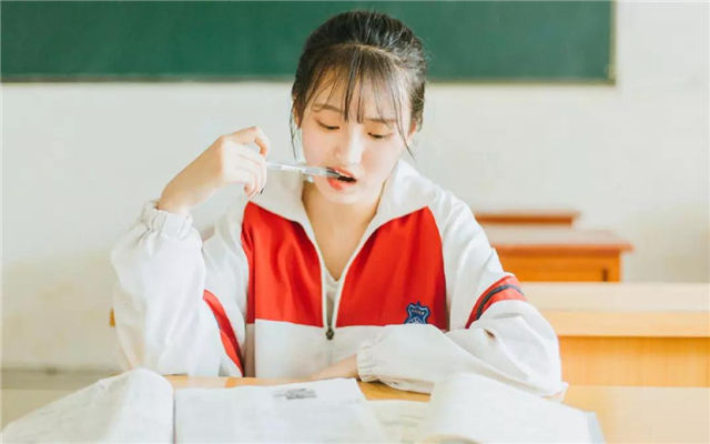 1618969489114636.jpg 女生學什么好?.jpg